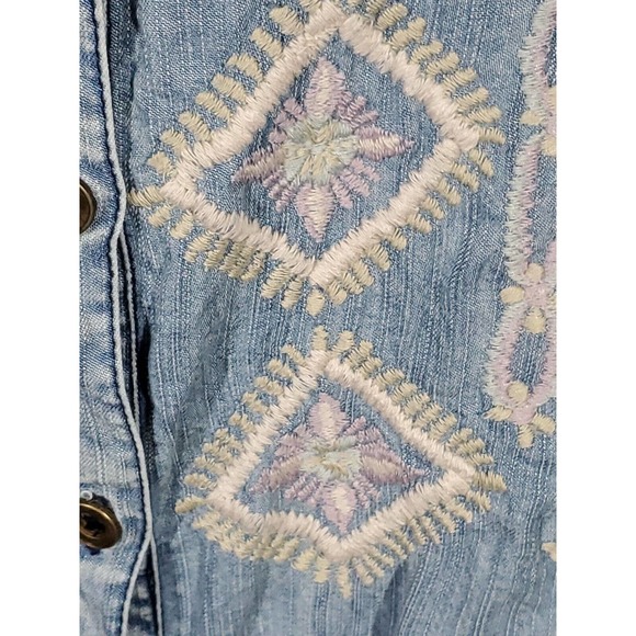 Kayla Seo Button Down Embroidered Chambray Light Wash Blue XS 3/4 Tab Sleeves - Picture 4 of 15